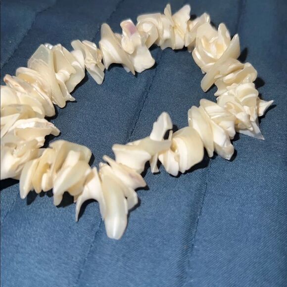 Unique seashell bracelet  - Picture 2 of 4